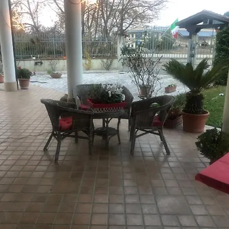 Spaziosa Camera Tripla Con Giardino Guest house Ascoli Piceno