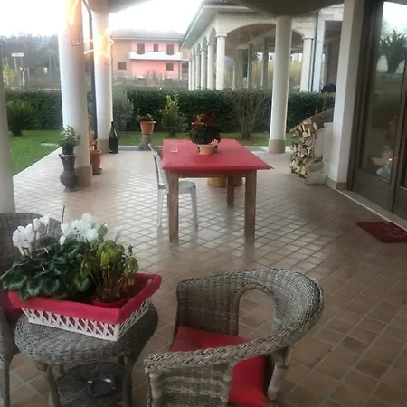 Spaziosa Camera Tripla Con Giardino